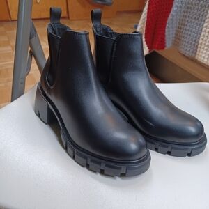 Steve Madden Black Boots 7.5